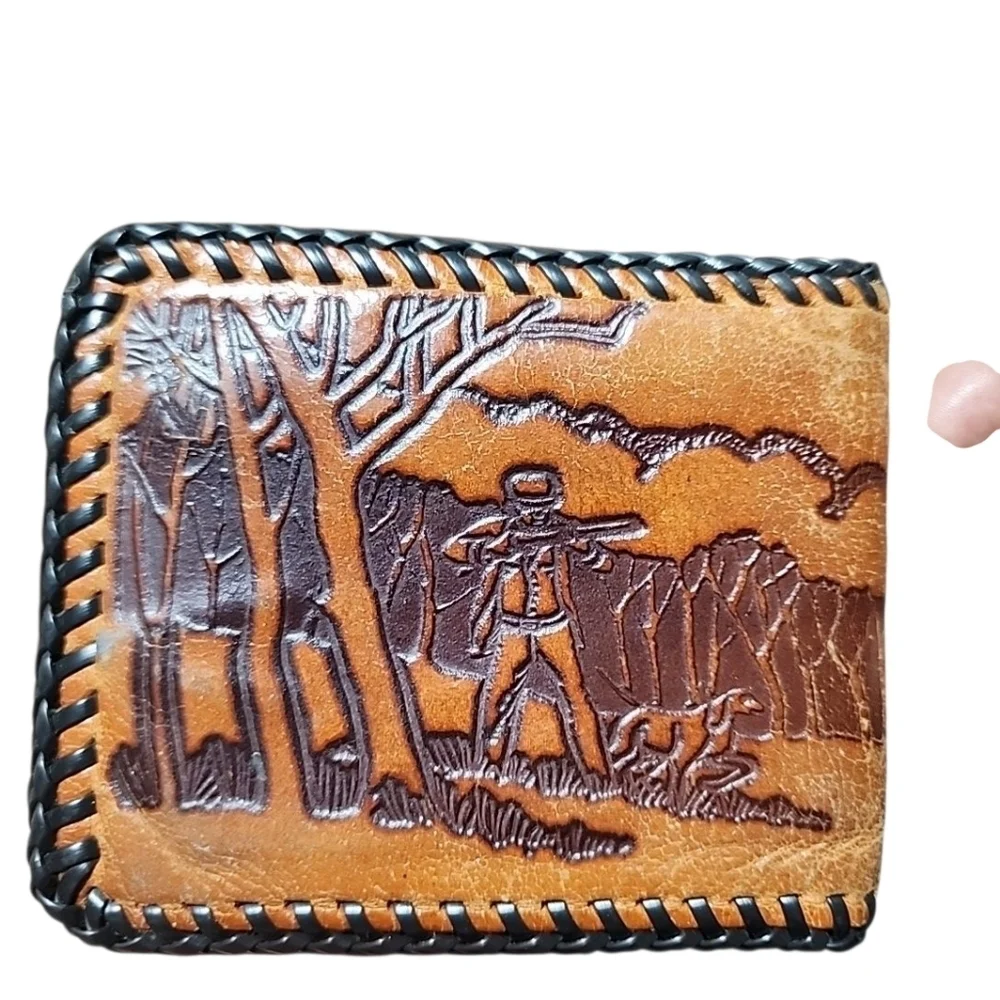 Mens Vintage Leather  Hand Tooled Hunting Scene Wallet